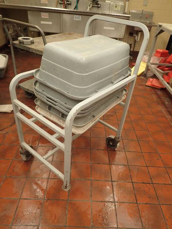 lot 4315 image: 4 Wheel Cart w Buss Tubs