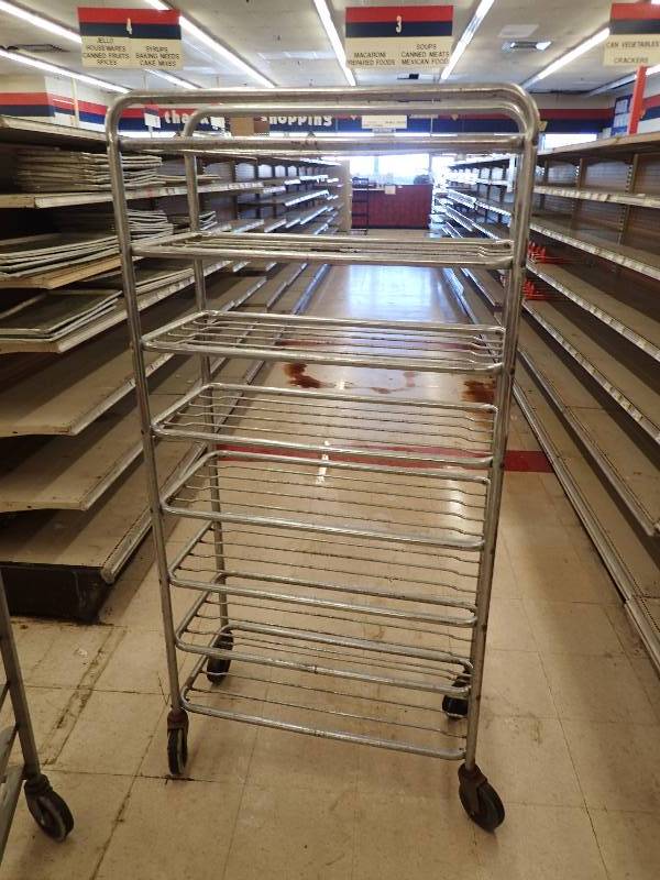 lot 4325 image: Half-Size (7) Tier Medal Wire Storage Rack