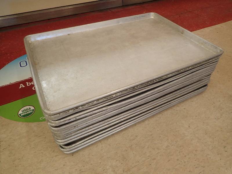 lot 4328 image: Lot of (15) Full-Size Sheet Pans
