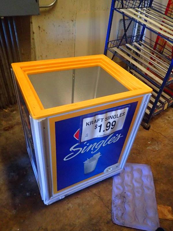lot 4338 image: Commercial Ice Cream Freezer Cabinet