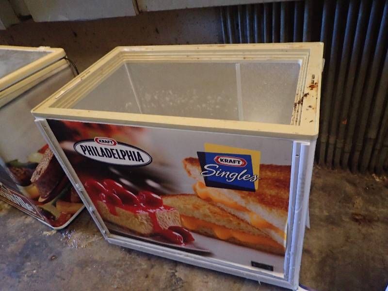 lot 4339 image: Commercial Ice Cream Freezer Cabinet