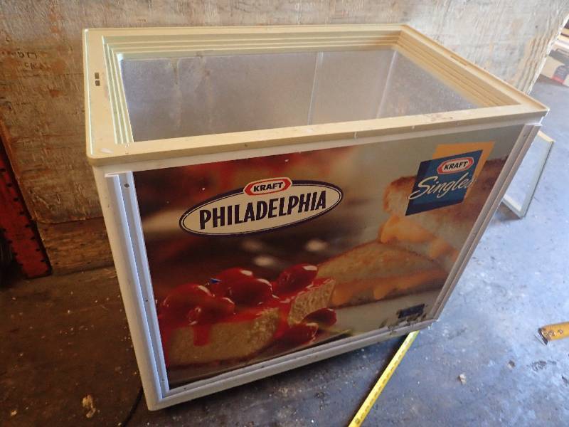 lot 4342 image: Commercial Ice Cream Freezer Cabinet