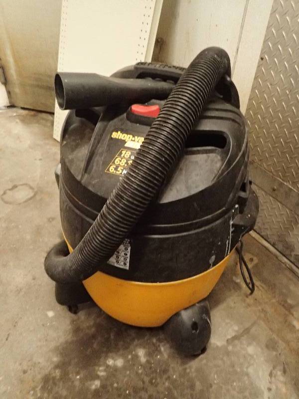 lot 4352 image: 18 gal Shop.Vac Vacuum