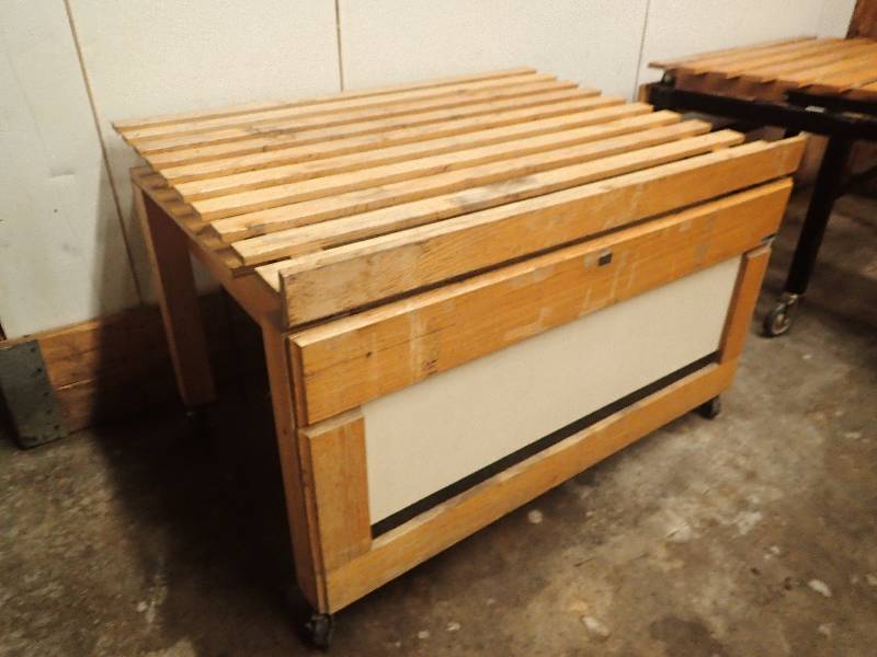 lot 4355 image: Supermarket Produce Adjustable Table