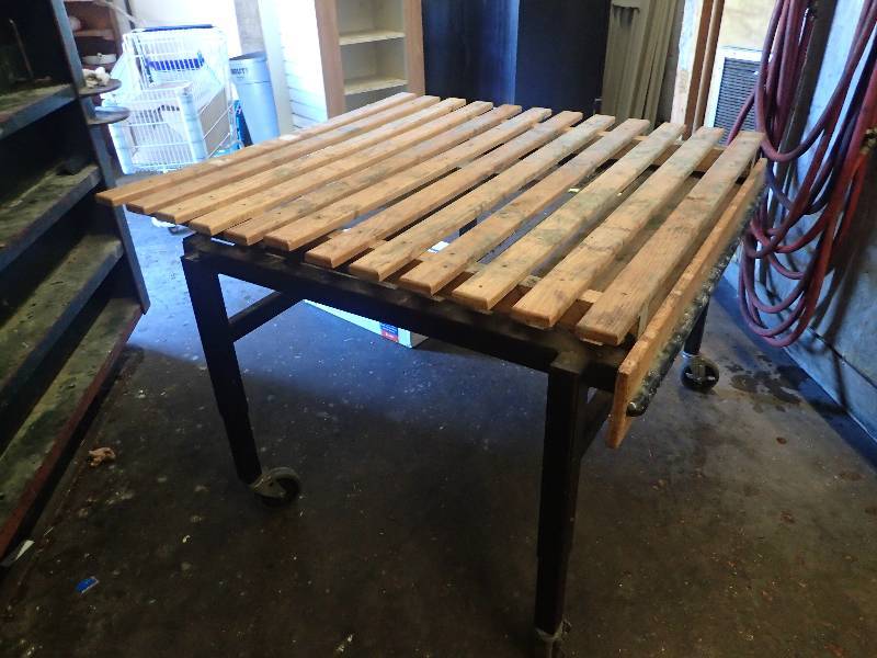 lot 4356 image: Supermarket Produce Adjustable Table