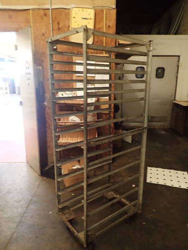 lot 4362 image: Aluminum Full size Sheet pan Rack on Casters