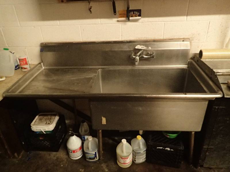 lot 4364 image: Single Compartment Stainless Sink