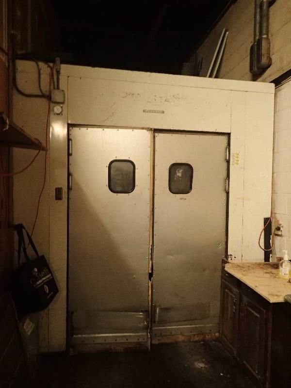 lot 4365 image: Hussmann Walk-in Cooler Unit