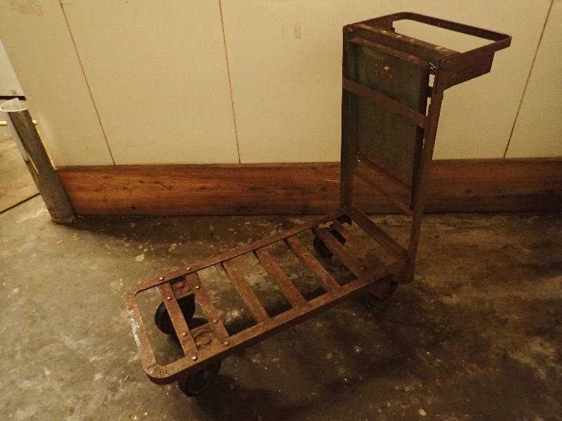 lot 4379 image: Metal Equipment Cart on Casters