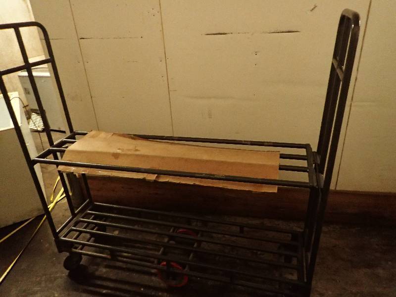 lot 4383 image: Metal 2 Tier Box Cart