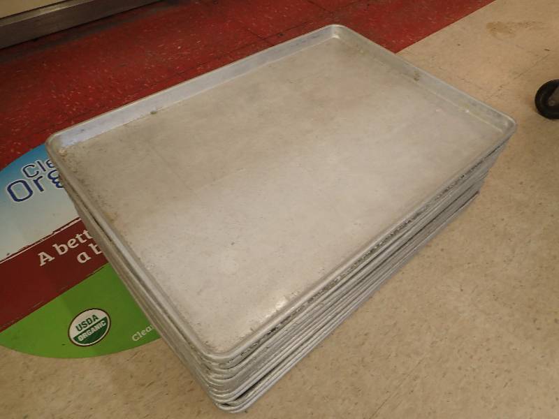 lot 4329 image: Lot of (15) Full-Size Sheet Pans