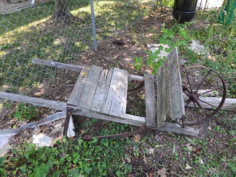 lot 134 image: Antique Wheel Barrel