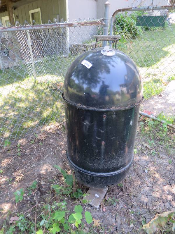lot 139 image: BBQ Smoker