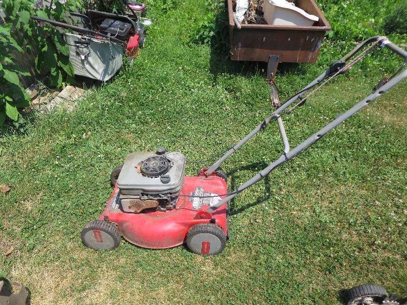 lot 144 image: Lawnmower working Condition