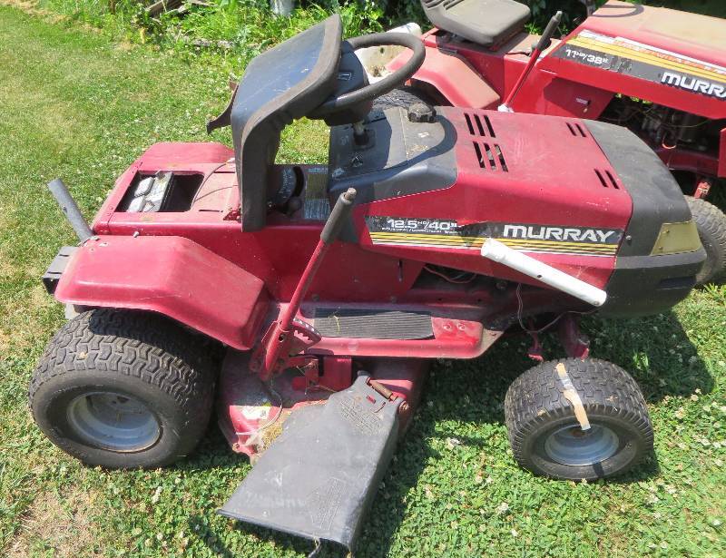 lot 152 image: Murray Riding Mower Working Condition