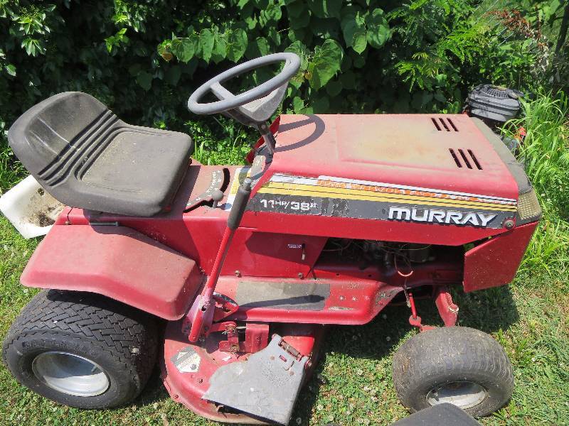lot 153 image: Murray Riding Mower Working Condition