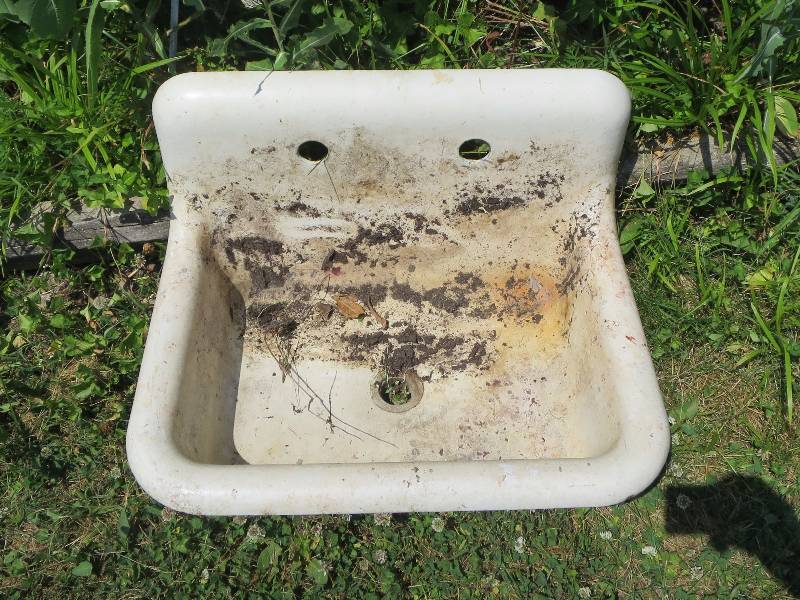 lot 154 image: Vintage Porcelain Sink