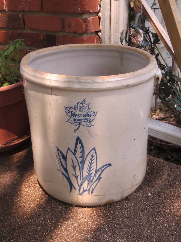 lot 167 image: Crock has Cracks and Broken