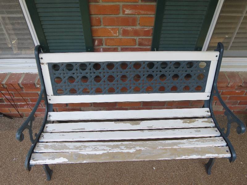 lot 171 image: Outdoor Bench