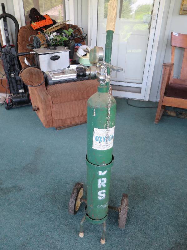 lot 198 image: Schwinn O2 Tank
