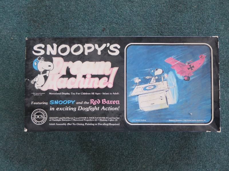 lot 206 image: Snoopys Dream Machine