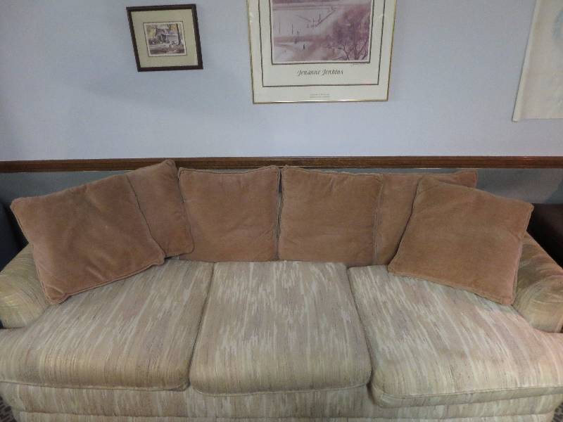 lot 214 image: Couch and Wall Decor Lot