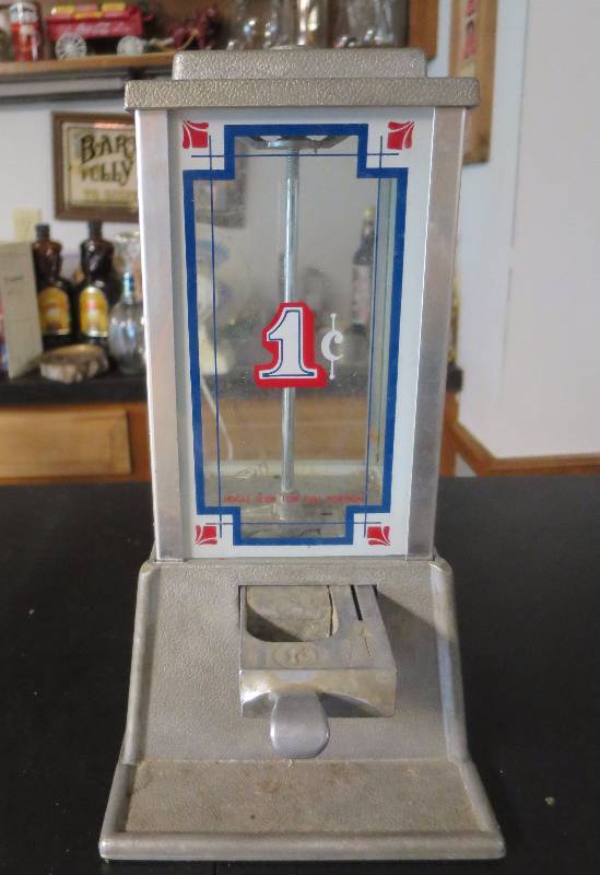 lot 30 image: Rare 1 Cent Dean Bubble Gum Machine Works