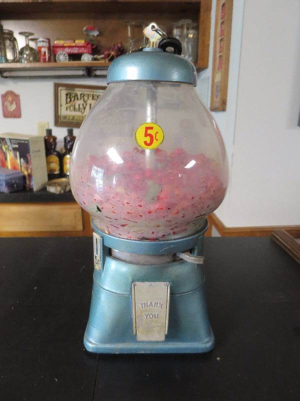 lot 29 image: Vintage 5 cent Bubble Gum Machine