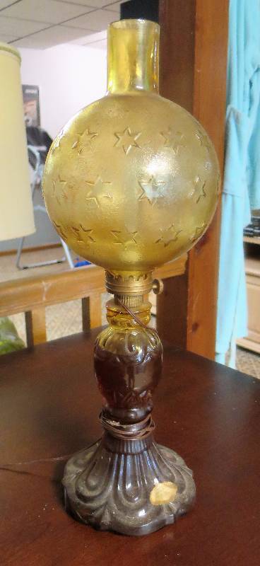 lot 236 image: Antique Lamp
