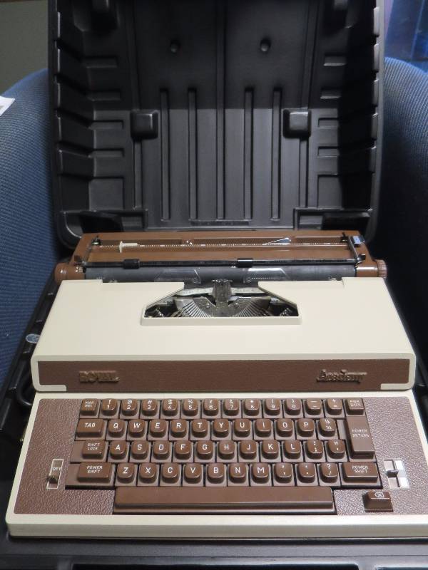 lot 239 image: Royal Typewriter