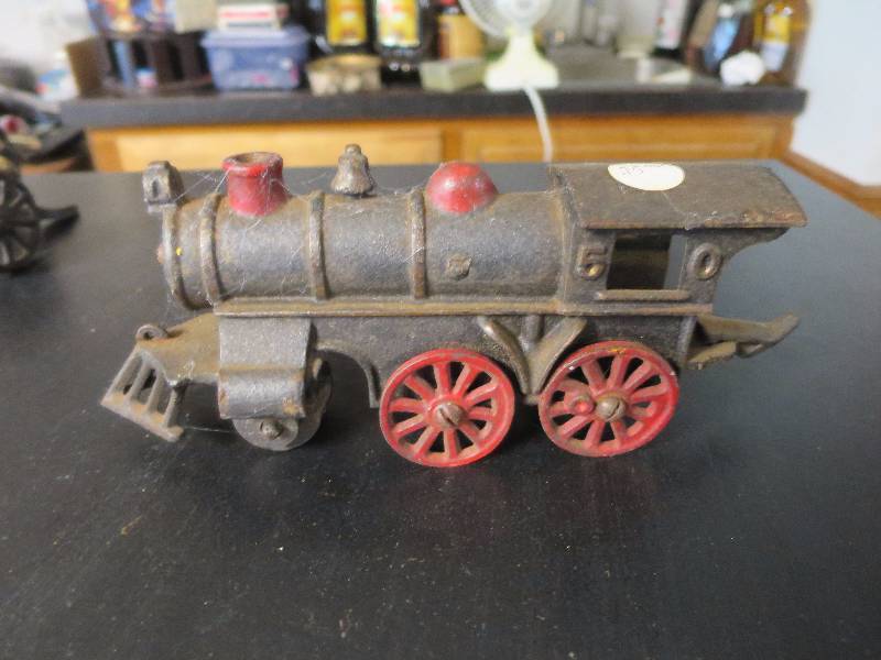 lot 244 image: Cast Iron Train Engine