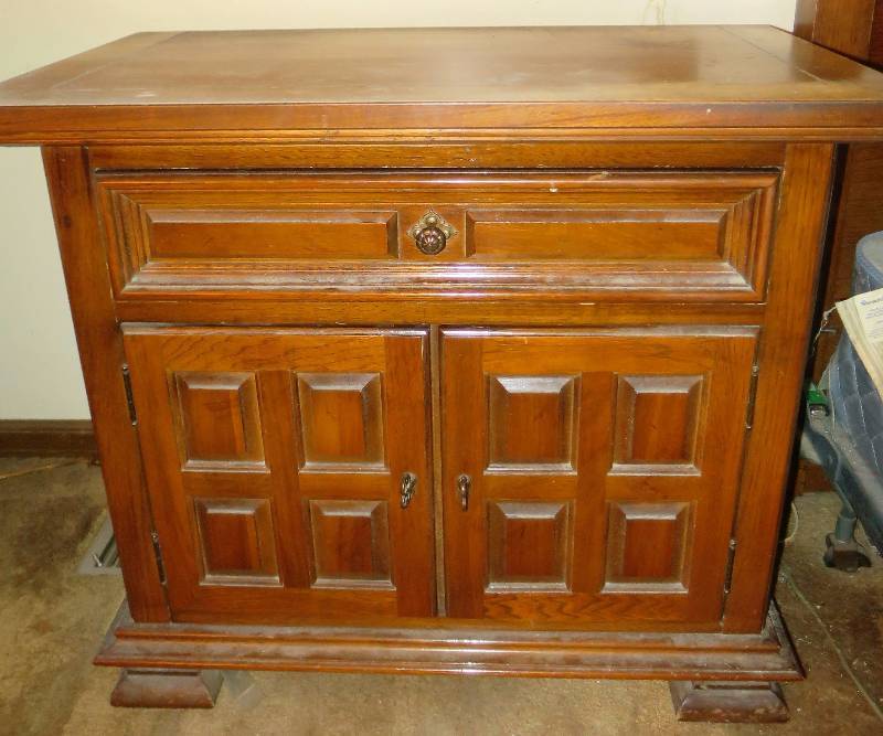 lot 62 image: Nightstand Great Shape