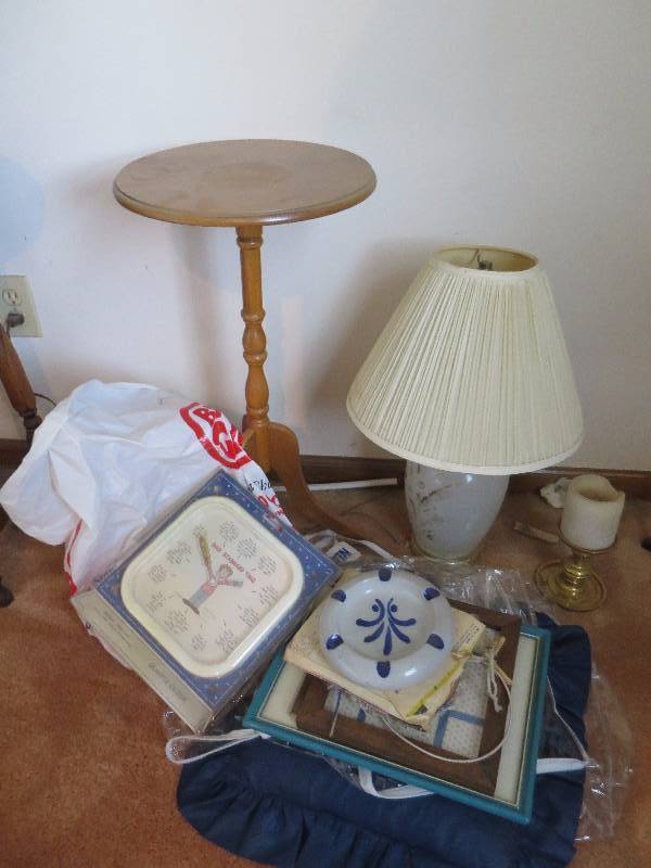 lot 260 image: Big Lot of Stuff