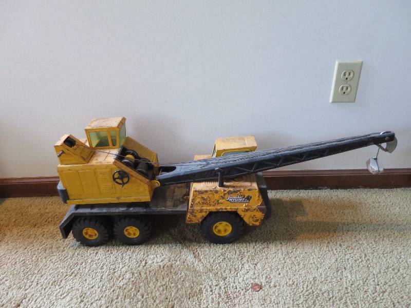 lot 268 image: Metal Tonka Truck