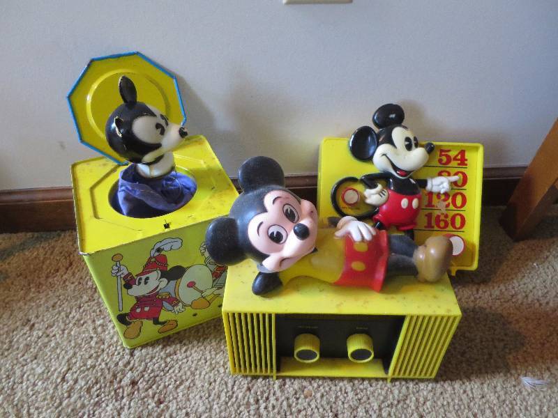 lot 109 image: Lot of Mickey Mouse Stuff