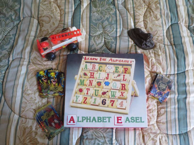 lot 102 image: Toy Lot