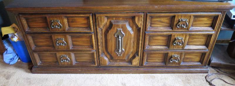 lot 56 image: Dresser