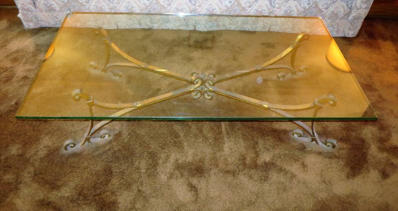 lot 16 image: Glass Coffee Table