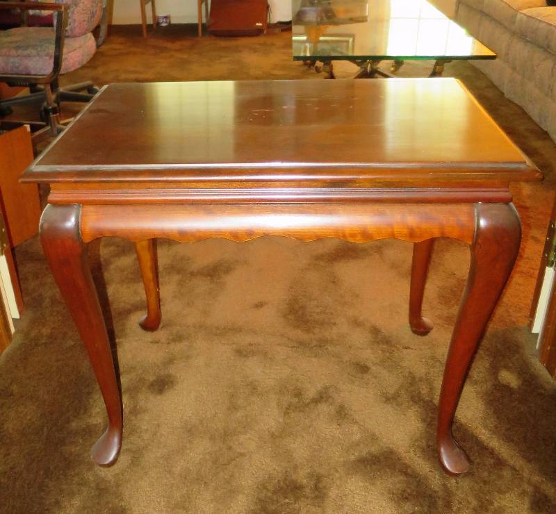 lot 20 image: End Table with Pullouts