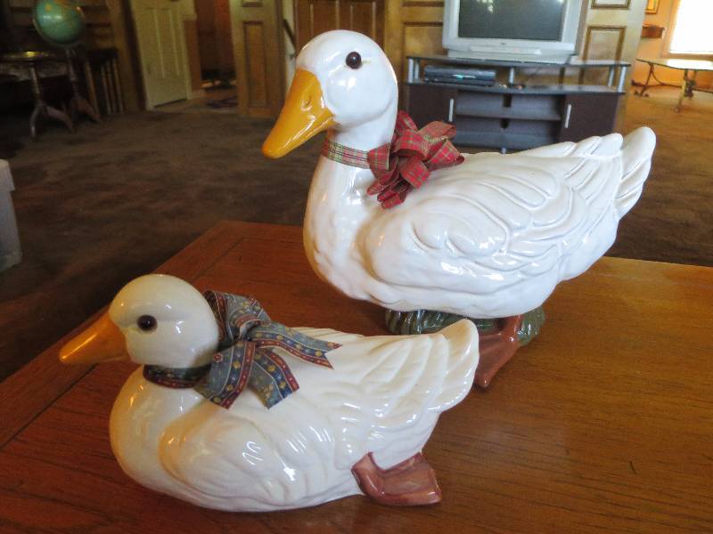 lot 124 image: Lot of Ducks