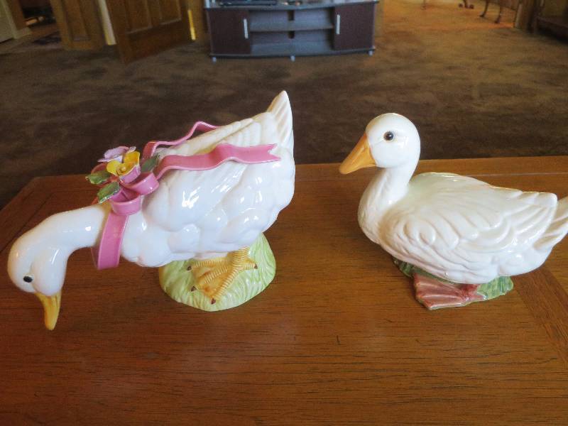 lot 120 image: Large Lot of Ducks