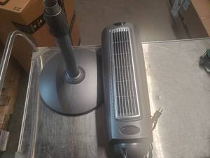 lot 442531 image: Lasko - Tower Fan - Grey, Retail $42.99