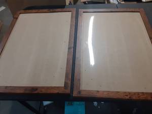 lot 542658 image: 2X Wall Hanging Wood Picture Frames