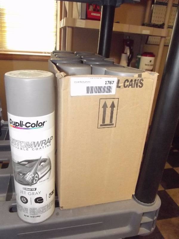 lot 1767 image: NEWLot of Jet Gray Matte Spray Paint