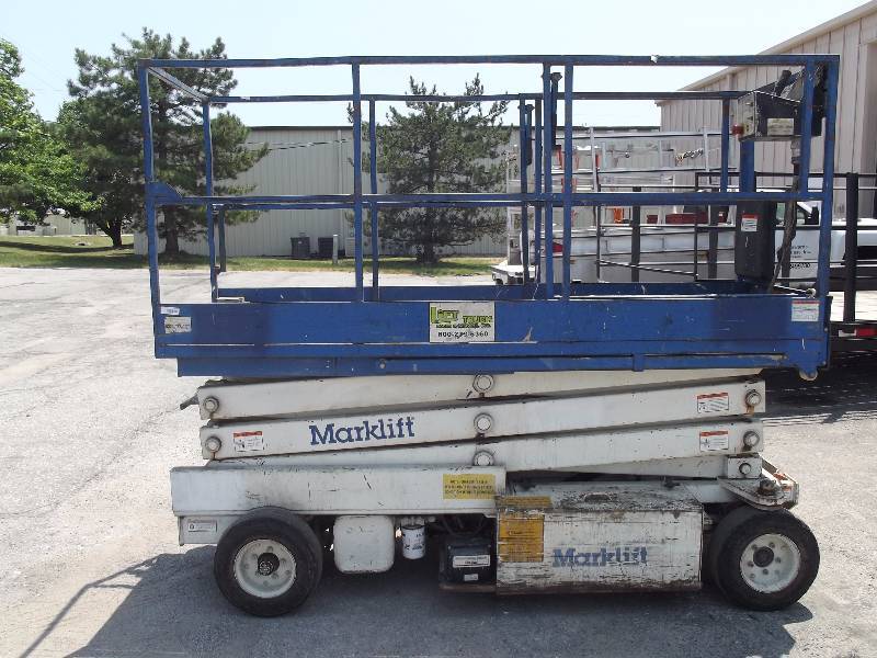 lot 1782 image: MarkLift Mark Industries Electric  Platform Lift