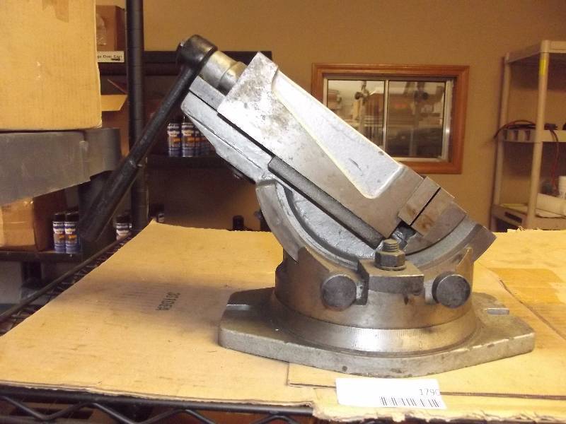 lot 1790 image: 4 Swivel and Tilt Machinist Vise