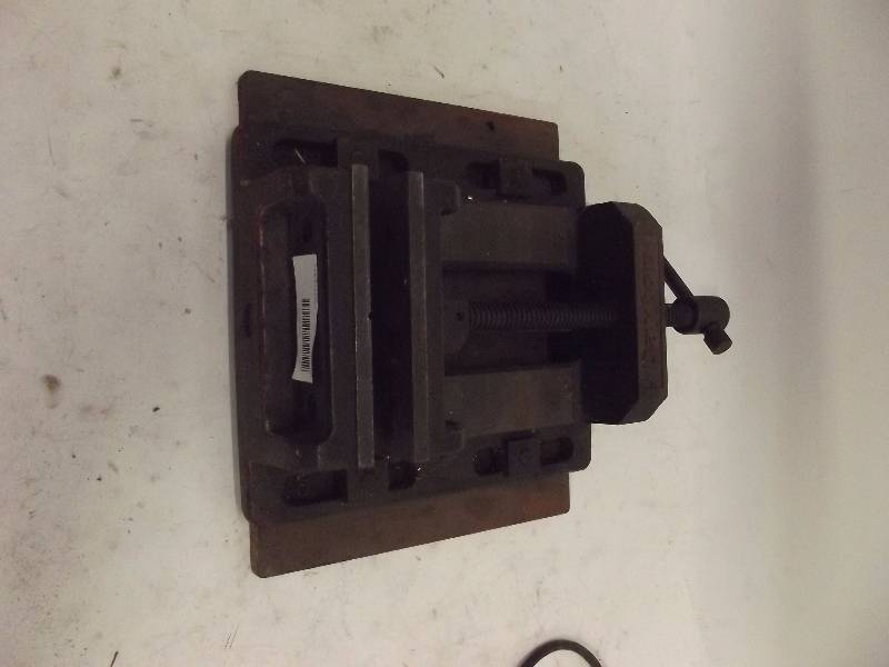 lot 1809 image: 6 Machinist Vise
