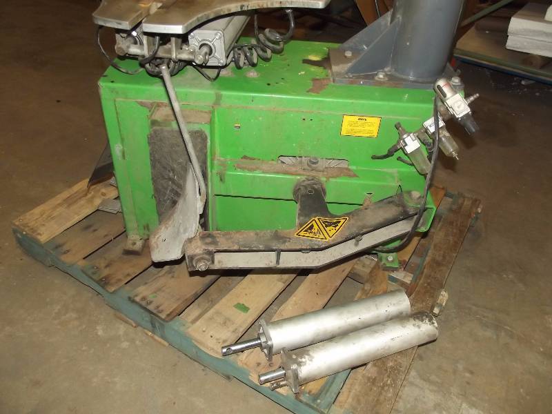 BOSCH TC220S Swing Arm Tire Changer ALS BIG EQUIPMENT SALE