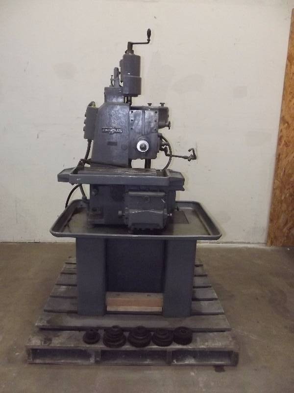 lot 35 image: 0-8R&F Cincinnati Horizontal Milling Machine