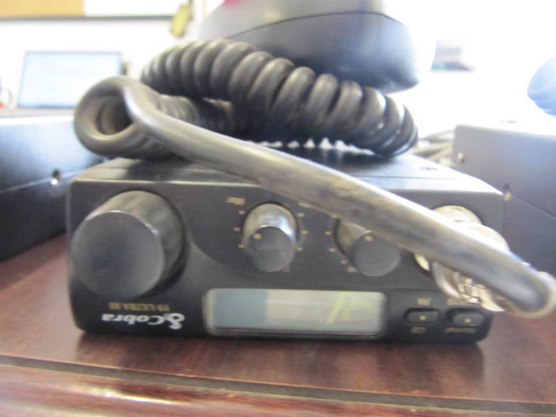lot 632 image: COBRA  19 ULTRA III CB RADIO (Tested)